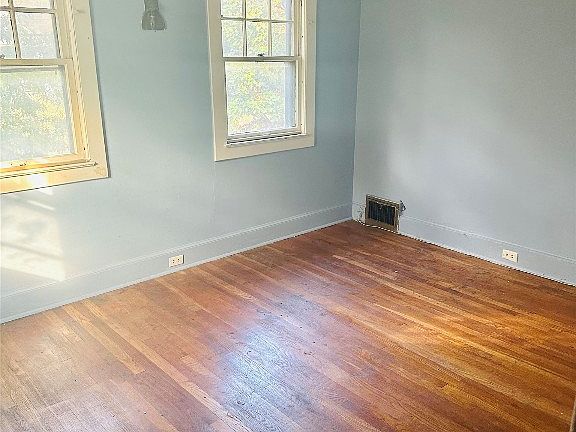 4th image of 706 Chenango St