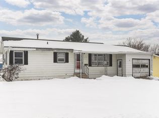 1120 E 3rd St, Vinton, IA 52349