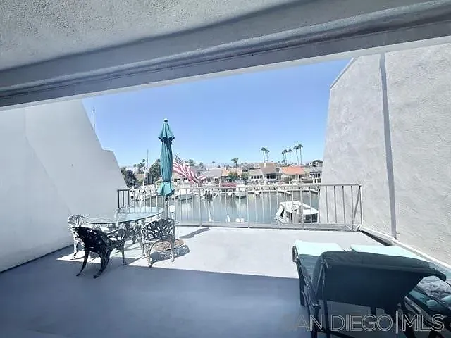 92 Antigua Ct — Photo 24