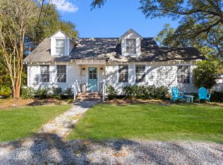 111 Bay View Ct, Bay Saint Louis, MS 39520