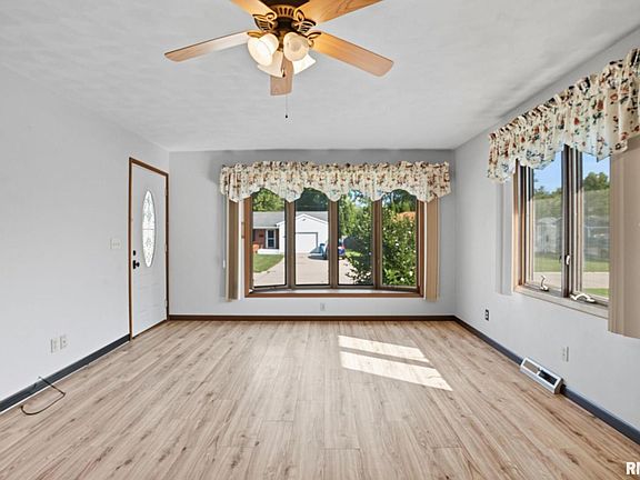 4th image of 602 41st Ave
