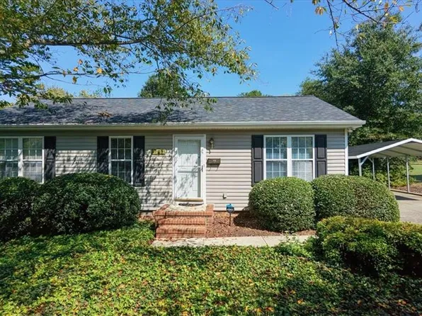 331 Quintas Ave, Burlington, NC 27215