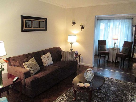 3rd image of 4724 Avenue