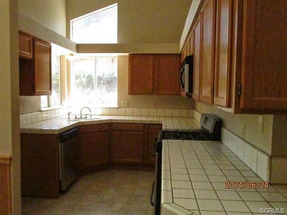 5th image of 2215 Villines Ave