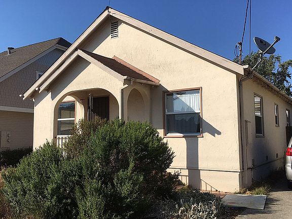 3rd image of 223 Vallejo St