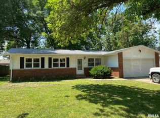 1209 Commanche Rd, Auburn, IL 62615