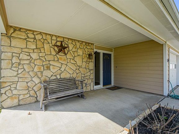 5th image of 13540 Bunker Hill Dr