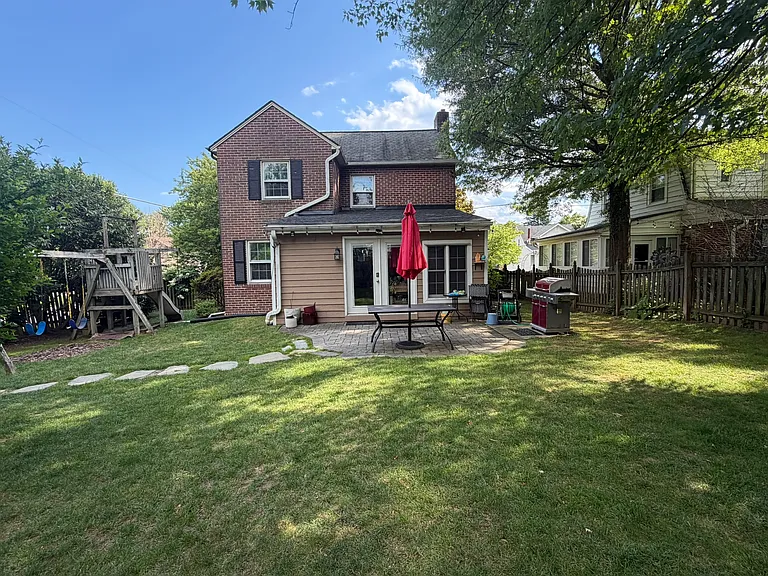 632 Regester Ave — Photo 3