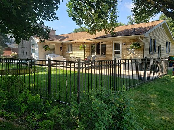 2nd image of 231 Leland Dr S