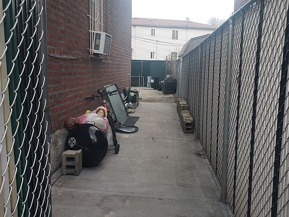 2nd image of 11629 171st St