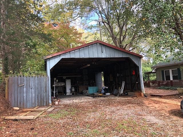 2nd image of 108 Nicholson Rd