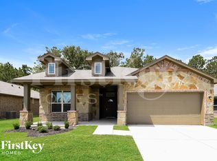 127 Lakeway Cir, Anahuac, TX 77514