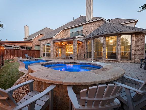 4th image of 921 Fannin Dr