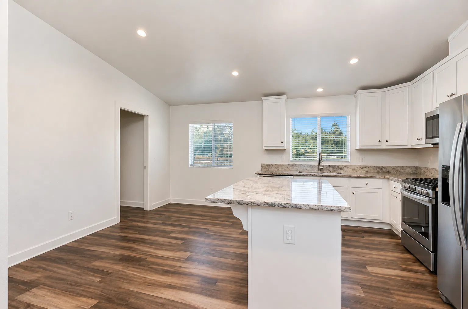 2605 1/2 Kauana Loa Dr — Photo 4