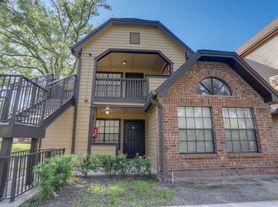385 Woodside Dr, Altamonte Springs, FL
