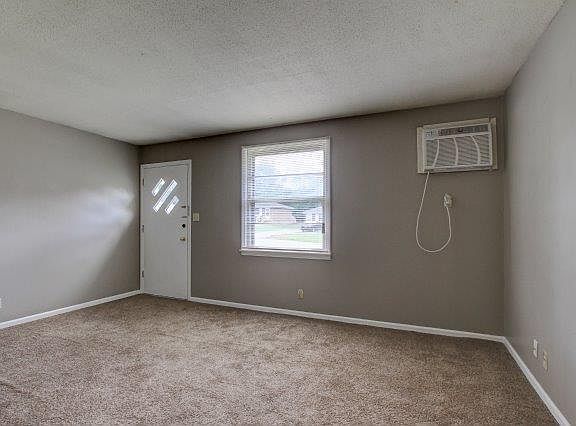 4th image of 108 Tandy Dr APT C