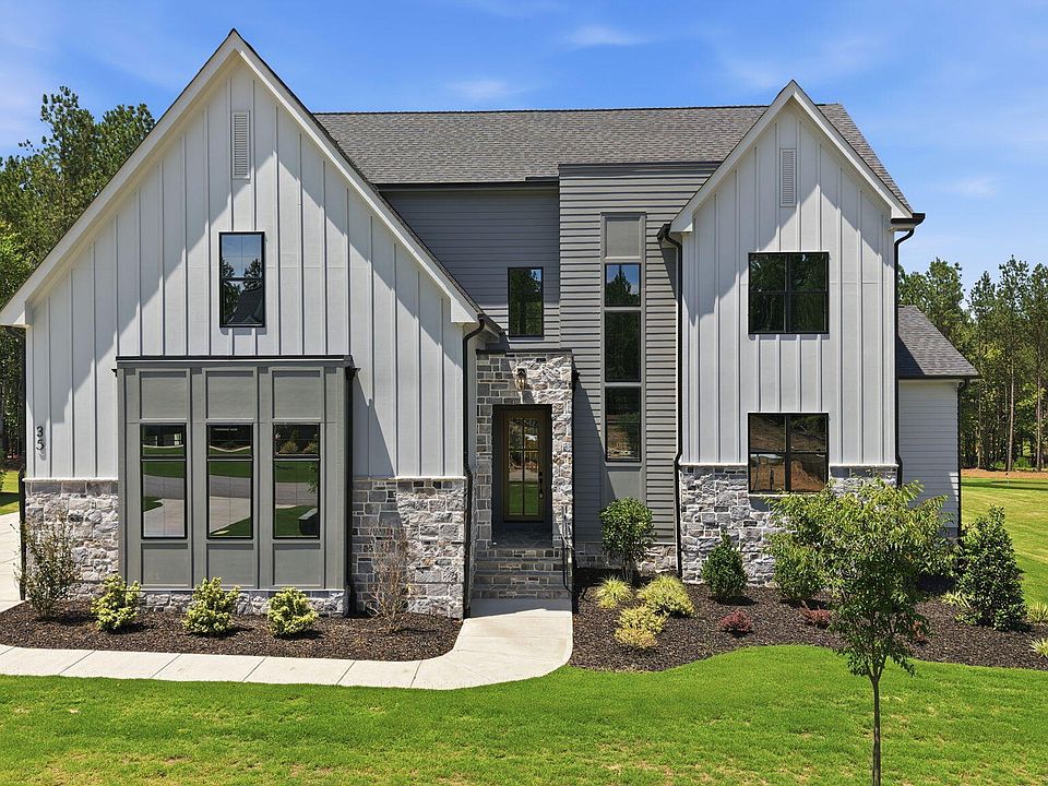 1st image of 35 Chestnut Oak Dr