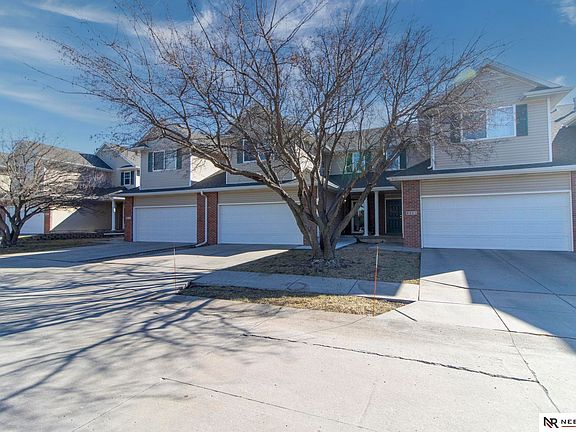 4th image of 8811 Venice Ln