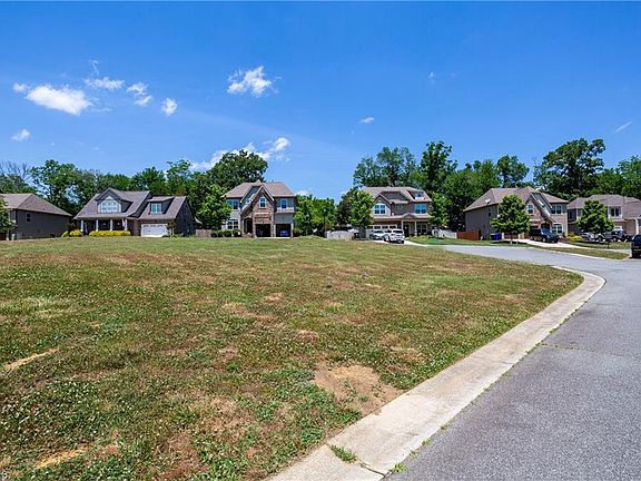 5th image of 2528 Reynolds Dr Lot 32