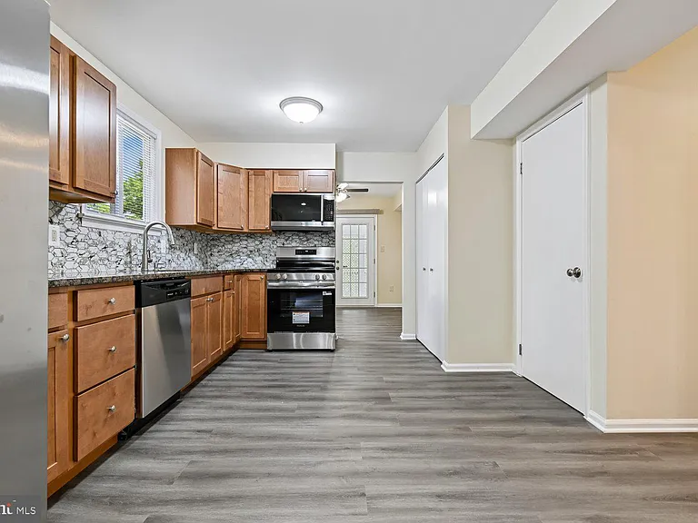 8805 Bolero Ct — Photo 13