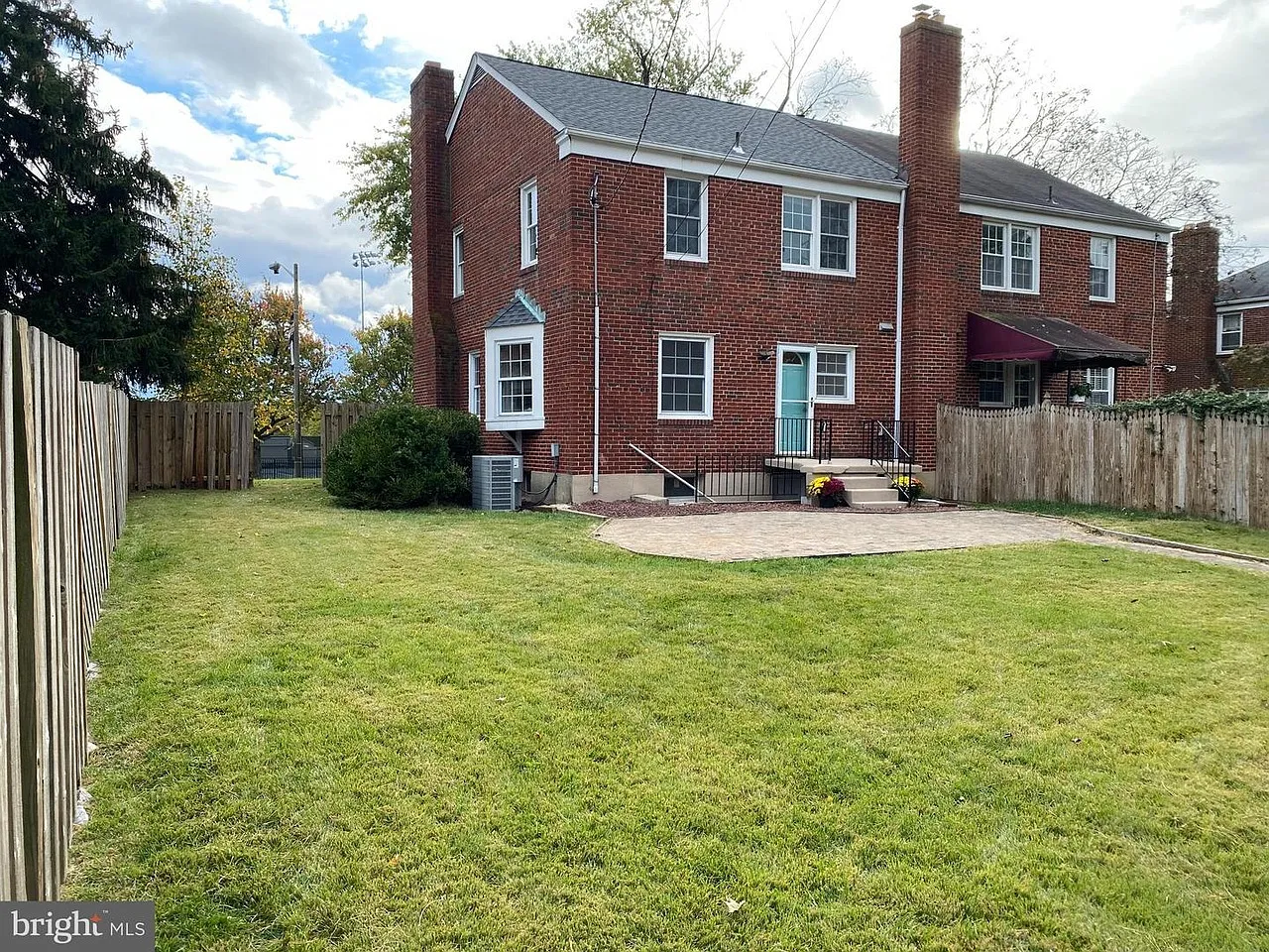 3 bed, 1440 sqft, $2,450 — Photo 2