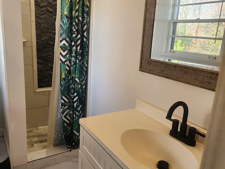 Glenridge Dr — Photo 5