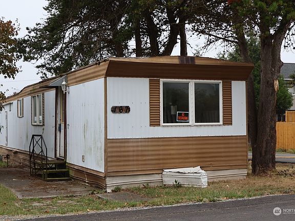 3rd image of 1320 N Oak Harbor Street #167