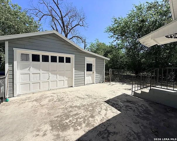 203 Hot Wells Blvd — Photo 14