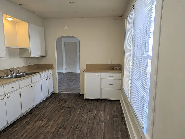 247 W Southern Ave — Photo 2