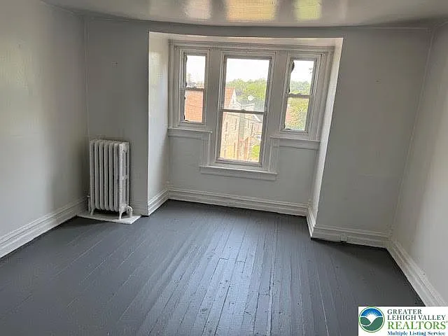 208 Ridge Ave — Photo 13
