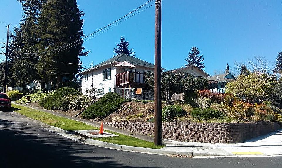 1st image of 2132 E Grand Ave