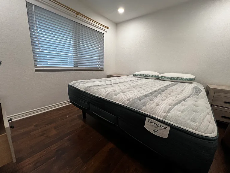 7825 Seaglen Dr — Photo 35