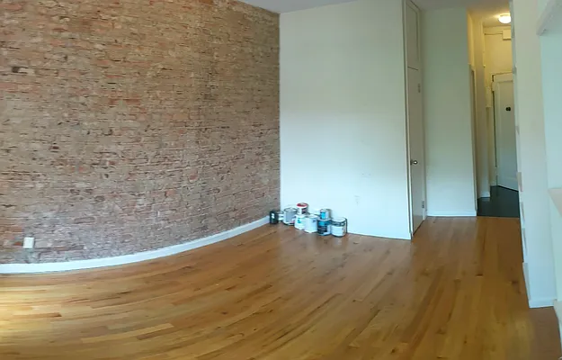 Rented by Jonis Realty | media 4