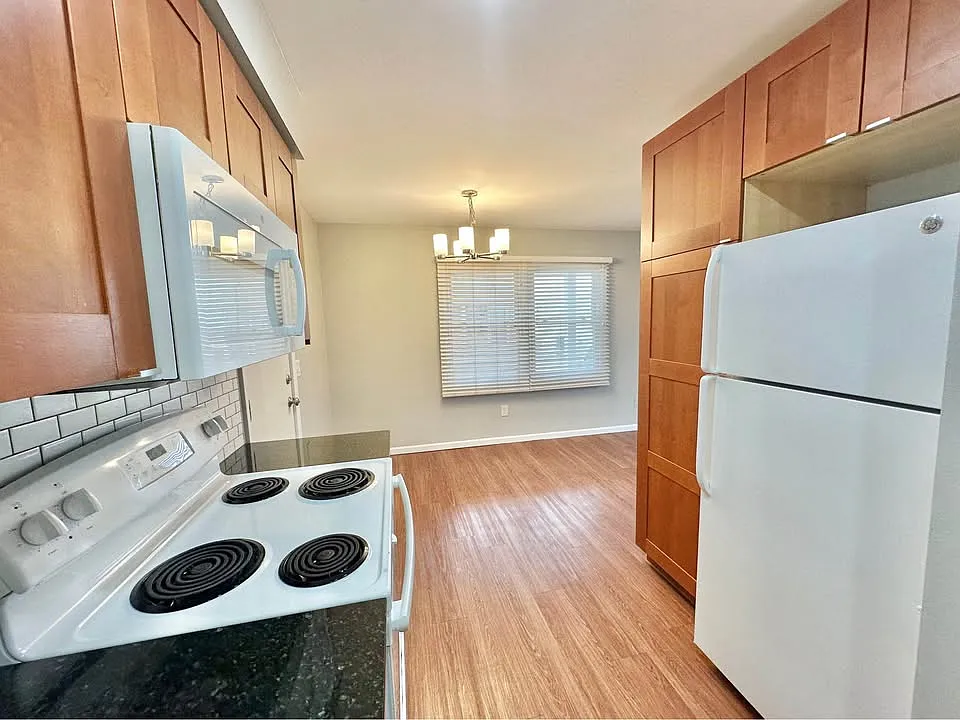 Building Photo - 31655 Couchez St #655