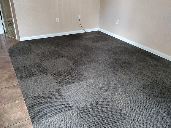 4th image of 9 S Lake Ave #B