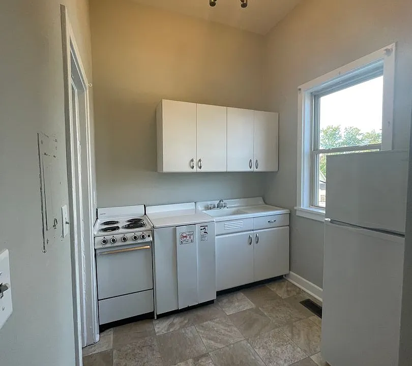 208 S Market