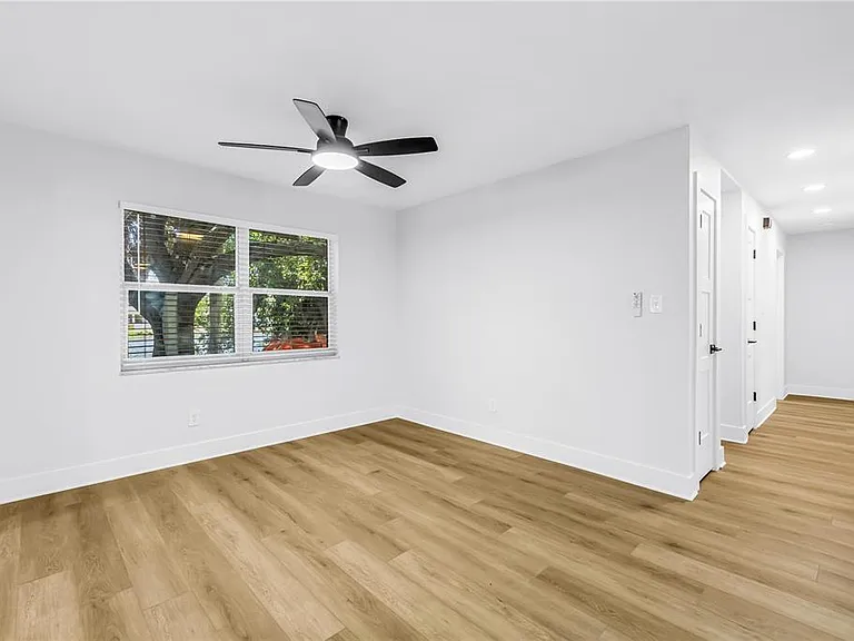 5846 12th St S — Photo 11