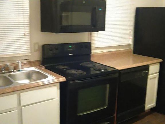 Newly Renovated Kitchen Suite