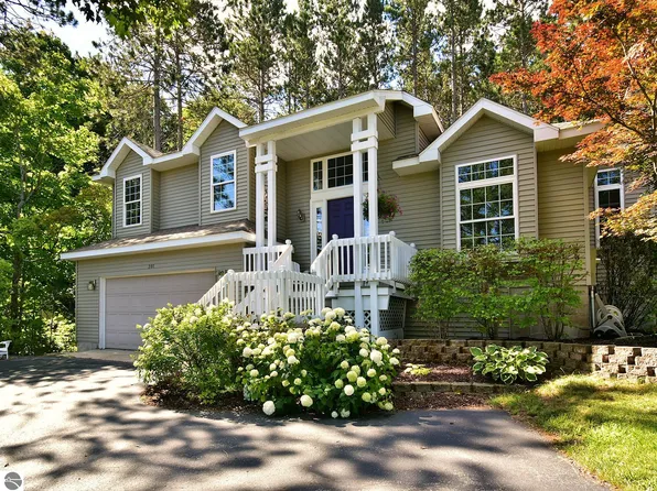 280 Eden St, Kingsley, MI 49649