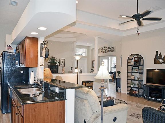 5th image of 4225 SW Oakbrook Cir