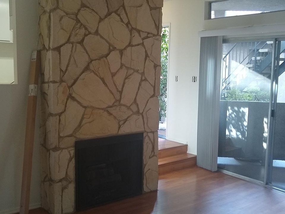 1st image of 13561 Moorpark St
