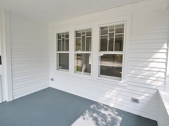 4th image of 2111 Cumberland St