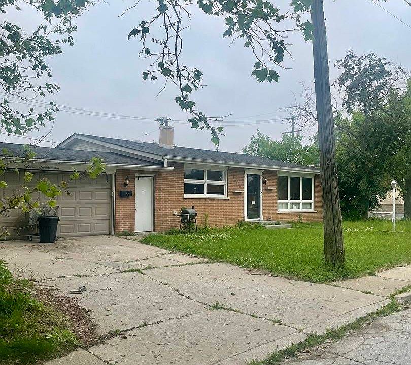 1st image of 775 Greenbay Ave