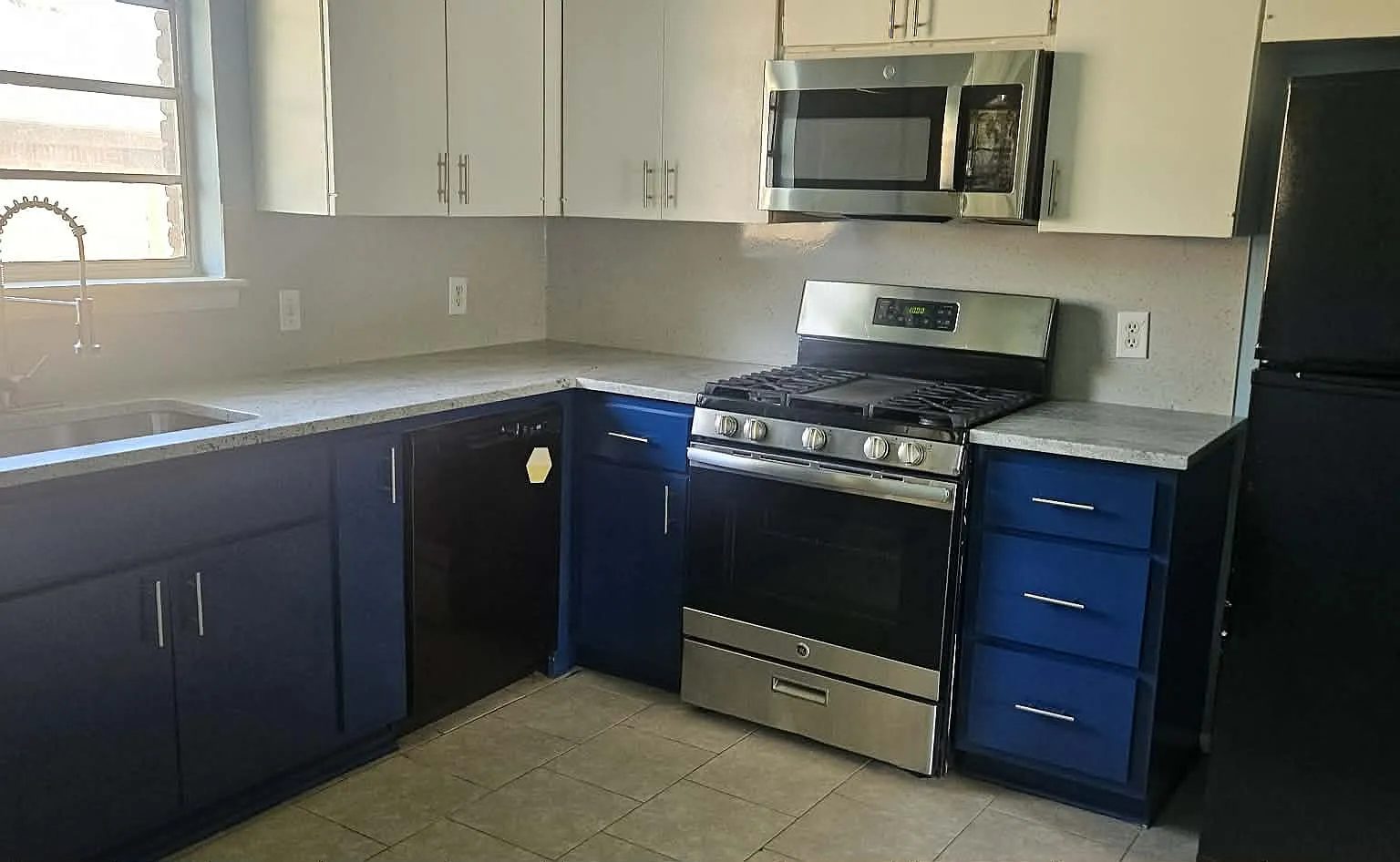 3 bed, 1050 sqft, $1,500 — Photo 2