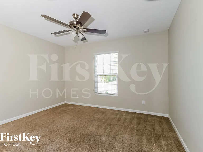 4275 SW Utterback St — Photo 6