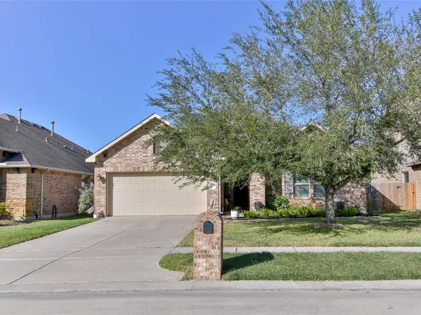 814 Fairway Dr, La Porte, TX 77571