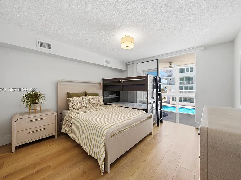 5401 Collins Ave #102 — Photo 15