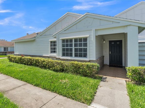 13737 SW 147th Circle Ln APT 3-33