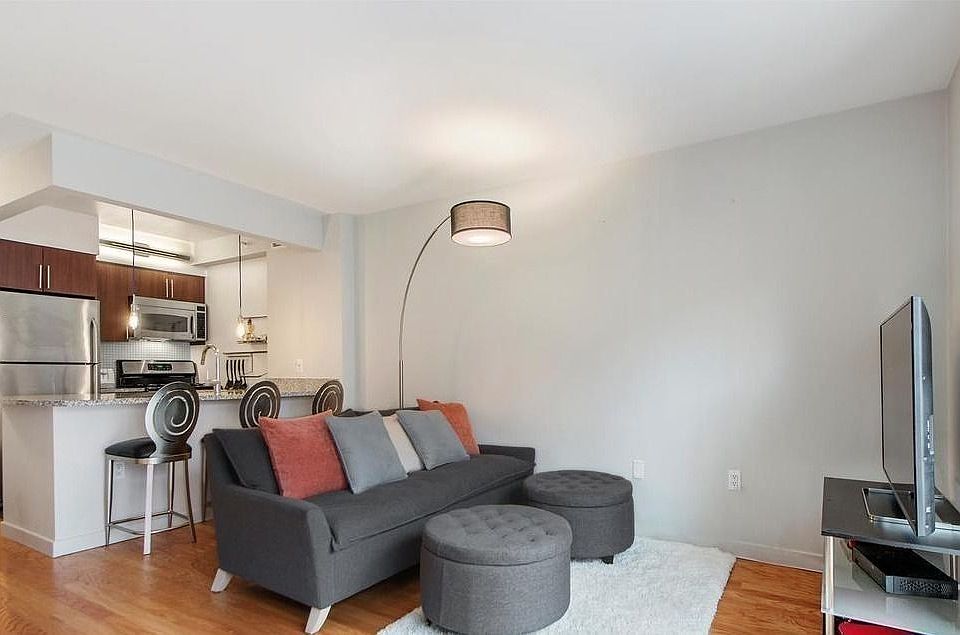 1st image of 555 W 23rd St APT S11p