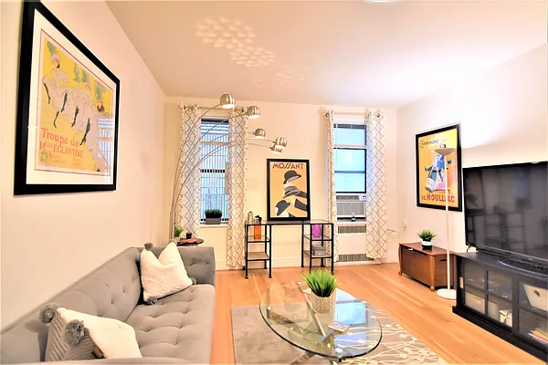 Rented by Buchbinder & Warren | media 17